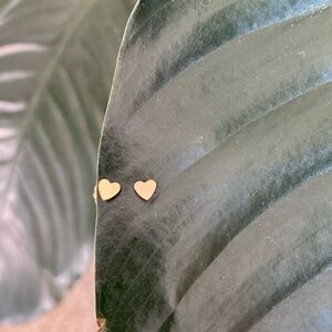 Hello Adorn Tiny Heart Studs